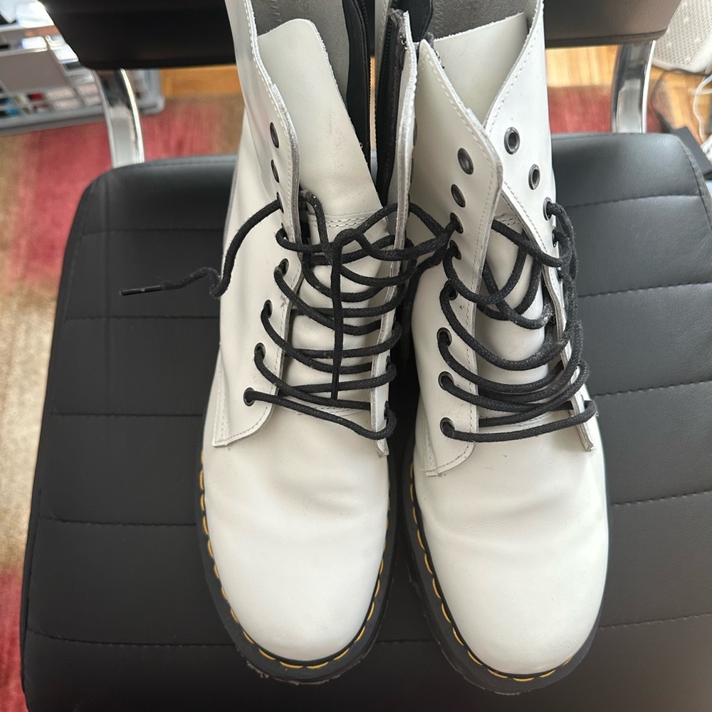 Men’s size 14 DOC Marten Boots- white leather Jadon platform boots